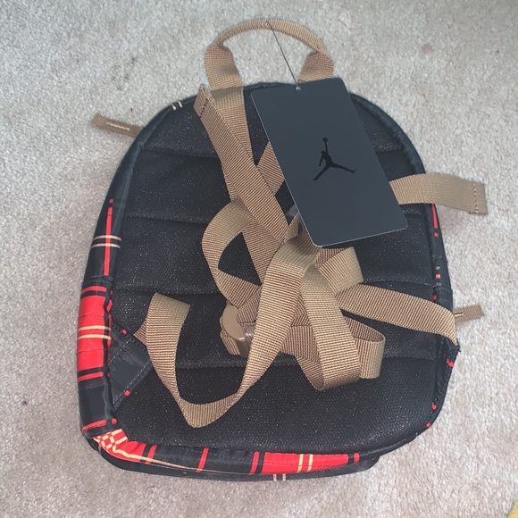 Jordan Quilted Mini Daypack
Backpack (6L) - Picture 10 of 10